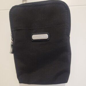 Pristine Baggallini cross body travel purse